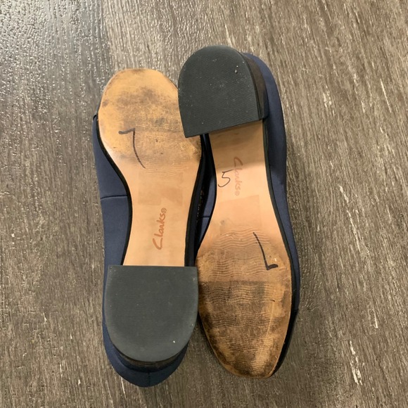 Clarks Collection Women Navy Blue Patent Cap Toe Block Heel Pumps Shoes Size 9.5 - Picture 6 of 7